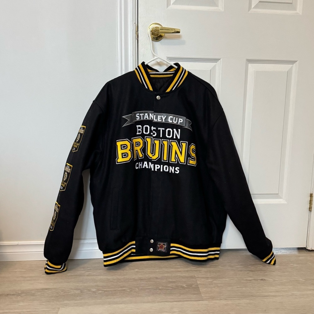 NHL JH Design Black and Yellow Jacket